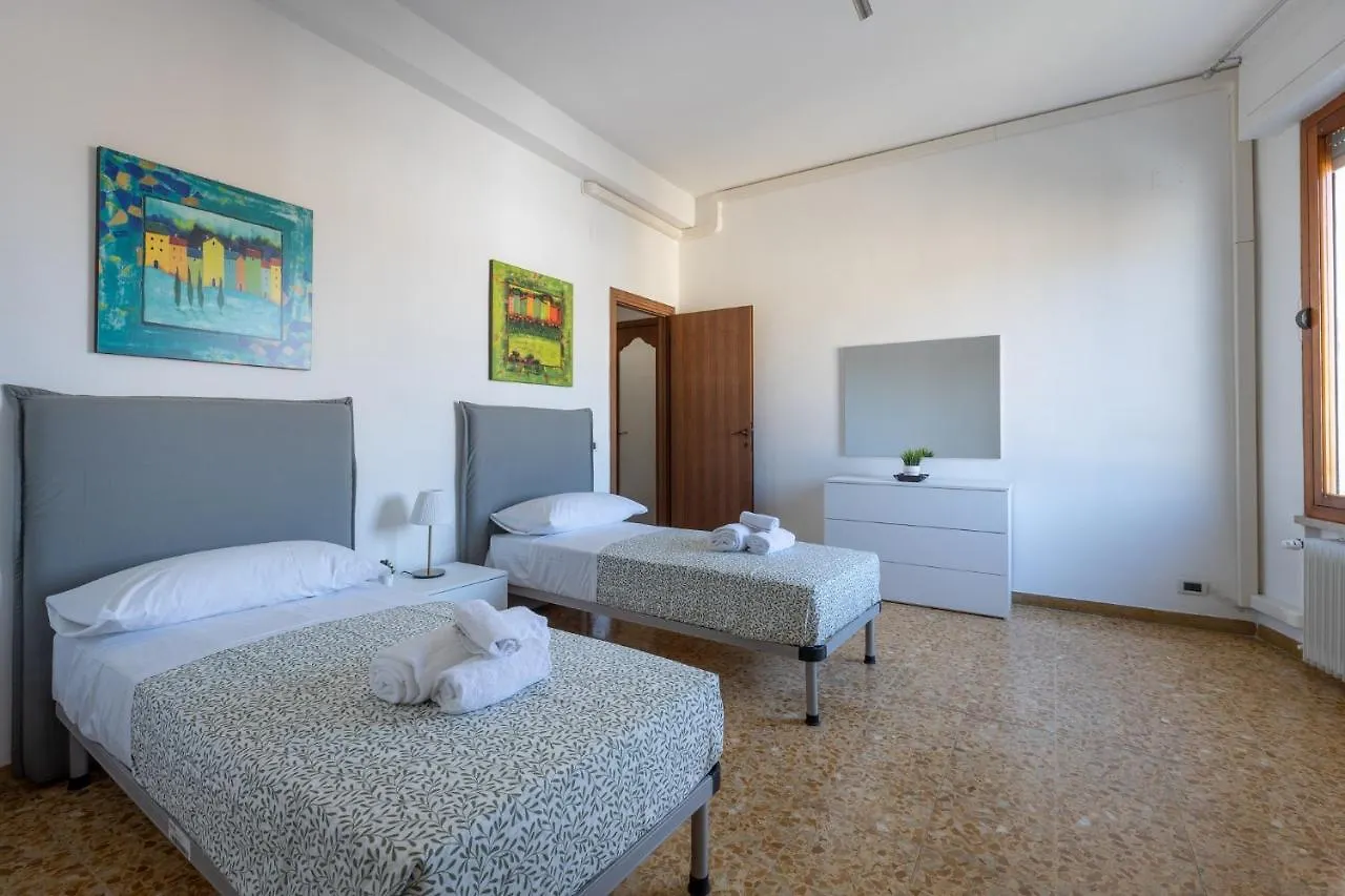 Apartamento Pisa Quiet And Bright Flats With Balcony