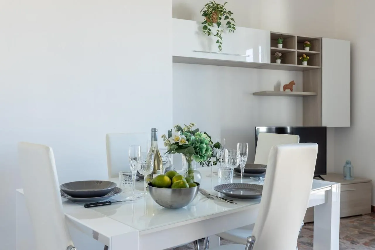 Apartamento Pisa Quiet And Bright Flats With Balcony
